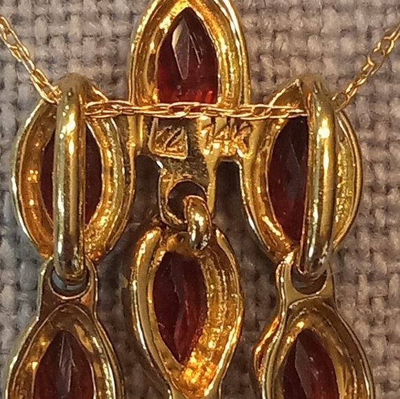 Mozambique Red Garnet Pendant, 10 Marquise Cut, 2.100tcw, in SOLID 14K YG - Picture 3 of 4